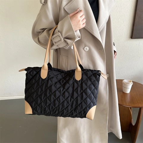 Women Large Capacity Quilted Tote Bag Diamond Pattern Nylon Shoulder Bag Urban Minimalist Contrast Color Commuter Handbag