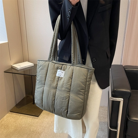 Bolso Tote Acolchado de Nailon para Mujer Gran Capacidad Bolso de Hombro Color Sólido Casual Invierno Bolso de Mano