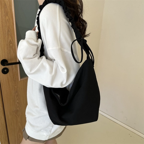 Borsa a Spalla Minimalista in Tela per Donna Grande Capacità Borsa Hobo a Mezzaluna con Tracolla Pieghettata Scrunchie Casual
