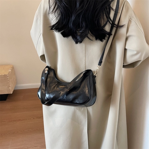 Women Minimalist Vintage PU Leather Hobo Shoulder Bag Fashion Underarm Crossbody Bag Solid Color Daily Purse