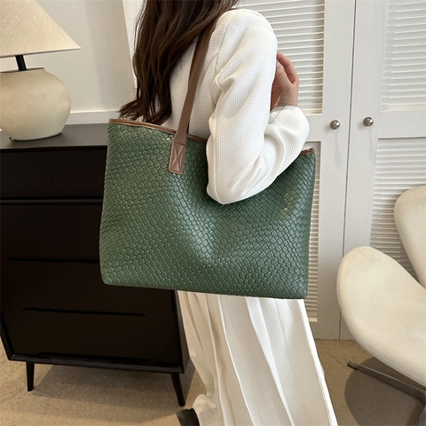Große Kapazität Gewebte PU Leder Einkaufstasche Für Damen Minimalistische Stilvolle Umhängetasche Pendler Handtasche