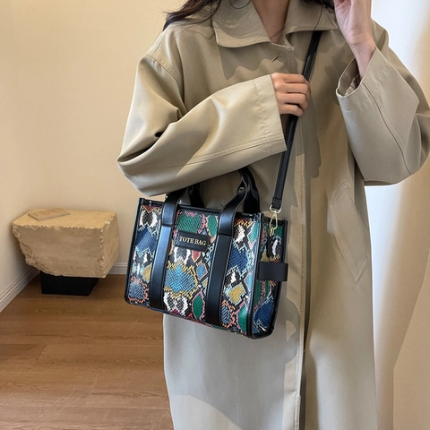 Damen Mode Schlangendruck PU Leder Tote Tasche Urban Minimalistisch Python Muster Schultertasche Mit Abnehmbarem Gurt Handtasche