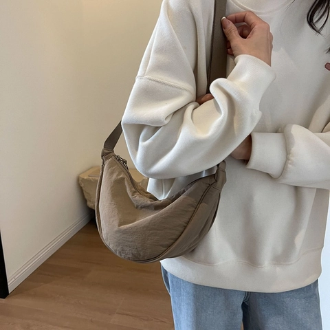 Women Minimalist Nylon Half Moon Shoulder Bag Solid Color Casual Crossbody Hobo Bag Pleated Design Adjustable Strap Daily Bag