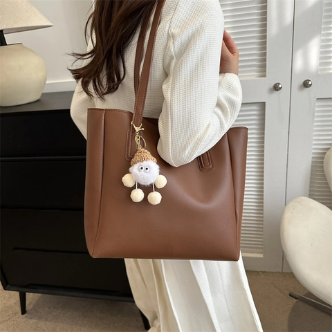 Women's Minimalist Large Capacity PU Leather Tote Bag With Plush Pendant Solid Color Shoulder Bag For Daily Commute Work