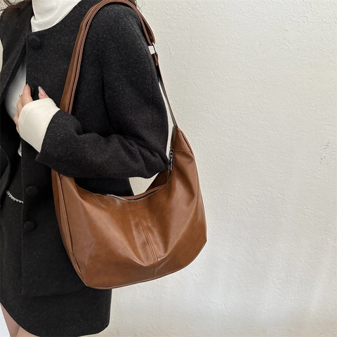 Sac à Épaule Hobo en Cuir PU Vintage pour Femmes Grande Capacité Sac Bandoulière Demi-Lune Minimaliste pour le Trajet Quotidien