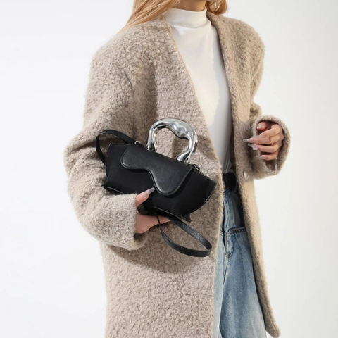 Borsa a Mano in PU e Camoscio Giuntato Con Manico in Metallo Argento Irregolare Patta a Onde Borsa a Tracolla Moda Trendy