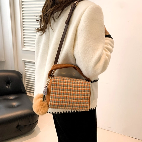 Vintage Kariert Woll Umhängetasche Für Damen Retro Karo Handtasche Mit Bommel Kirsche Anhänger Cord Griff Umhängetasche