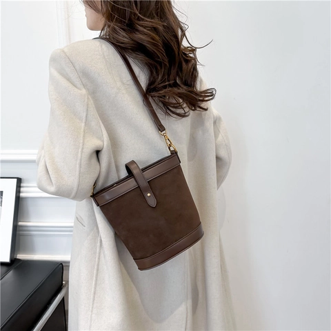 Borsa a Secchiello in PU da Donna di Design di Nicchia Borsa a Spalla con Cuciture Retrò Borsa a Tracolla con Tracolla Regolabile