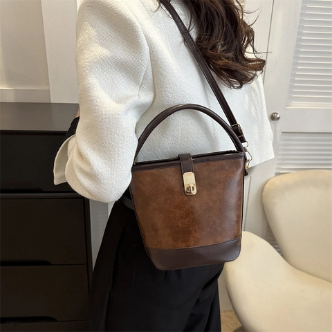 Vintage PU Leder Beuteltasche Für Damen Kontrastfarbe Patchwork Handtasche Mit Metallschloss Schulter Umhängetasche Retro Urban Simple Tasche