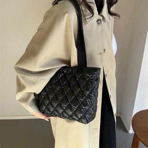 Bolso Tote Acolchado Metálico Brillante Bolso De Hombro Ligero Para Mujer Moda Urbana De Gran Capacidad Bolso De Mano