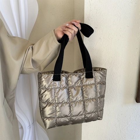 Damen Metallic Gesteppte Puffer Tote Bag Glänzendes Nylon Große Kapazität Umhängetasche Einfache Winter Trendy Casual Tägliche Pendler Handtasche