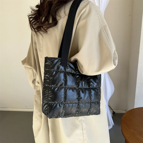 Damen Metallic Gesteppte Puffer Tote Bag Glänzendes Nylon Große Kapazität Umhängetasche Einfache Winter Trendy Casual Tägliche Pendler Handtasche