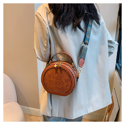 Bolso de Hombro Redondo de Cuero PU con Relieve Floral para Mujer Bolso Retro con Correa Ancha Estampada Moda Diario