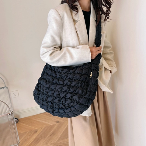 Borsa a Tracolla Nuvola Trapuntata da Donna Grande Capacità Leggera in Raso Pieghettata Borsa a Spalla Casual Hobo Borsa per Pendolari Moda