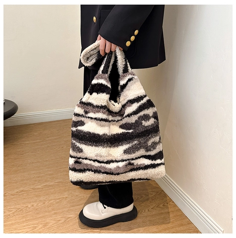 Trendige Plüsch Fleece Schultertasche Für Damen Zebra Muster Tote Große Kapazität Sherpa Eimer Handtasche Winter Einkaufstasche