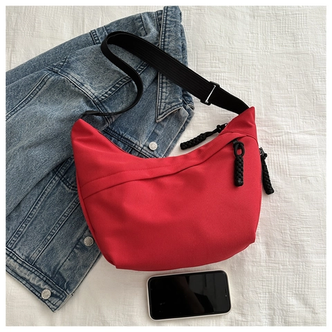 Women Minimalist Nylon Crescent Shoulder Bag Large Capacity Solid Color Hobo Bag With Braided Zipper Puller For Daily