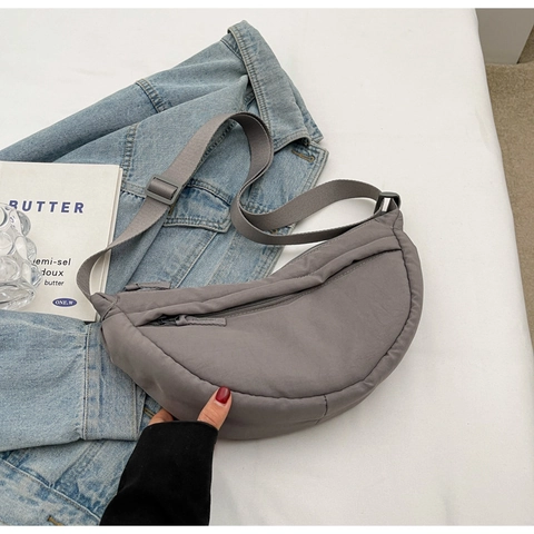 Women's Minimalist Nylon Crescent Shoulder Bag 2024 Fashion Solid Color Adjustable Strap Crossbody Half Moon Casual Bag
