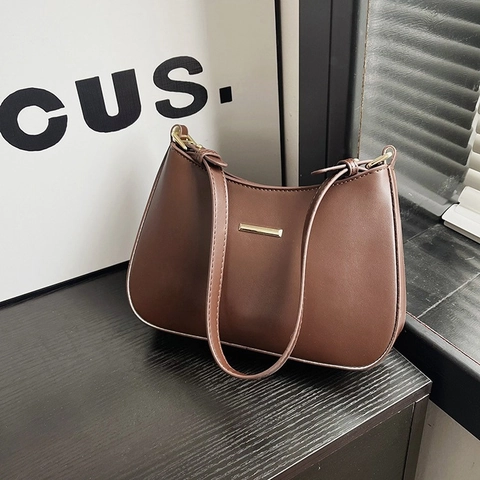 Borsa a Spalla da Donna Minimalista in Poliuretano Mezzaluna Hobo Sottobraccio Vintage Borsa da Lavoro Con Barra in Metallo Oro