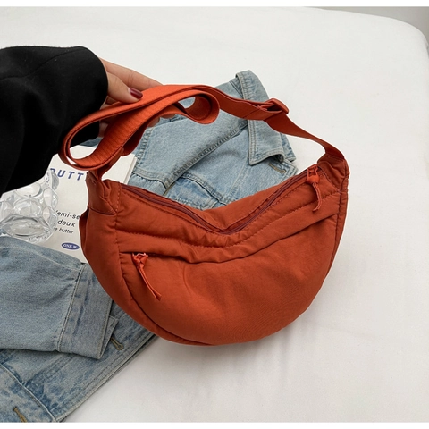 Women Minimalist Fabric Crescent Shoulder Bag Casual Half Moon Crossbody Bag With Adjustable Strap Solid Color Fashion Handbag