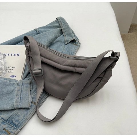Women Minimalist Fabric Crescent Shoulder Bag Casual Half Moon Crossbody Bag With Adjustable Strap Solid Color Fashion Handbag