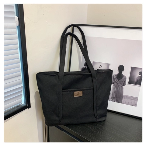 Women Stylish Canvas Tote Bag Large Capacity Minimalist Shoulder Handbag With Leather Patch For Commute Daily Use Fashion Lady Purses