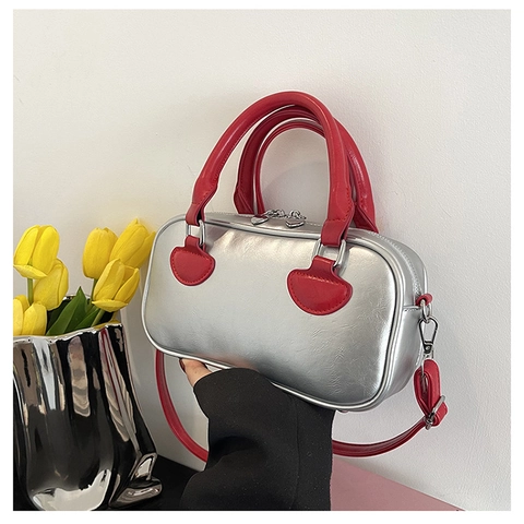 Bolso Bowling de Cuero Sintético para Mujer Colores en Contraste Retro Detalle Corazón Con Correa Extraíble Bolso Bandolera