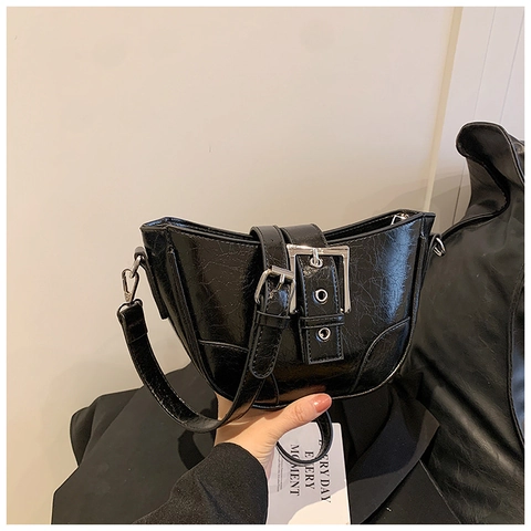 Borsa a Spalla Donna a Semicerchio in Pelle PU Borsa a Tracolla Con Grande Fibbia in Metallo Borsa Hobo Vintage per Stile Quotidiano