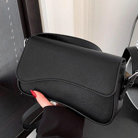 Borsa a Tracolla da Donna in Pelle PU Minimalista di Moda Con Patta a Onde Irregolari Borsa a Mano a Grana Litchi Trendy 2024