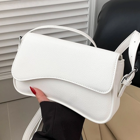 Borsa a Tracolla da Donna in Pelle PU Minimalista di Moda Con Patta a Onde Irregolari Borsa a Mano a Grana Litchi Trendy 2024