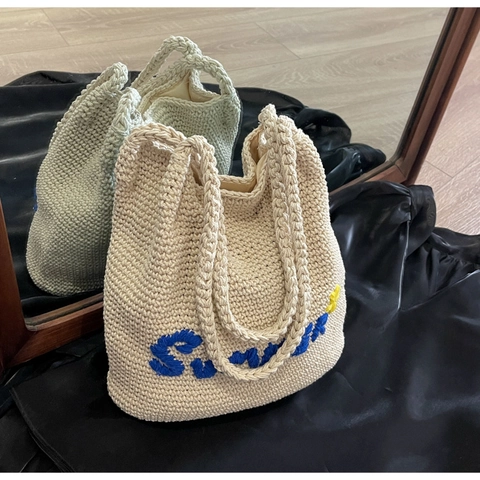 Sac à Épaule Tricoté Tissé à la Main pour Femme Avec Broderie de Lettres Summer et Accents Floraux Sac Fourre-tout Décontracté pour Vacances à la Plage