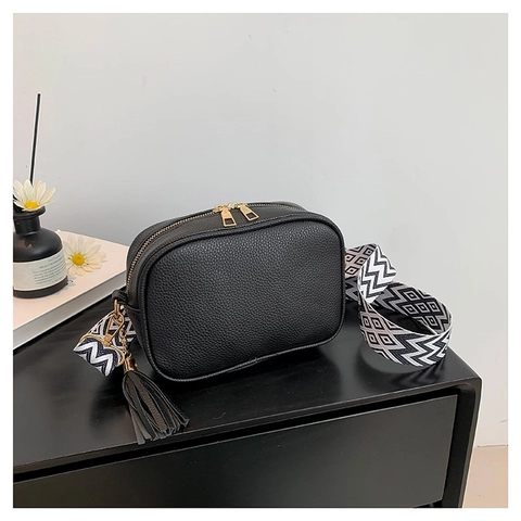 Women PU Leather Lychee Pattern Camera Bag Shoulder Bag With Tassel Geometric Wide Strap Casual Crossbody Bag For Women Daily Use