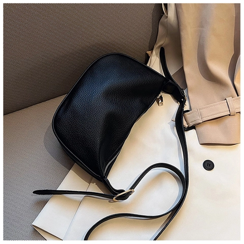 Minimalistische PU Leder Litschimuster Halbmond Schultertasche Für Damen Crescent Umhängetasche Mit Verstellbarem Riemen Goldschnalle