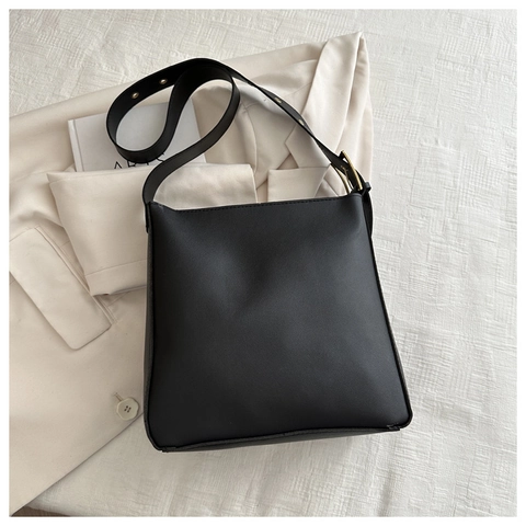 Borsa a Spalla a Secchiello in Pelle PU Minimalista da Donna Grande Capacità Tracolla Larga Regolabile Borsa a Tracolla Urbana