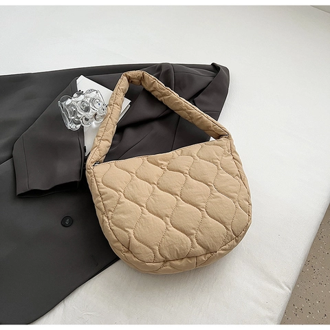 Damen Gesteppte Nylon Umhängetasche Mode Wellenmuster Hobo Tasche Minimalistische Große Kapazität Achseltasche Vielseitige Handtasche