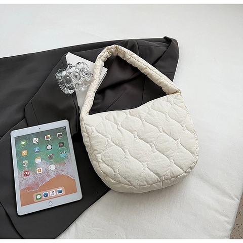 Damen Gesteppte Nylon Umhängetasche Mode Wellenmuster Hobo Tasche Minimalistische Große Kapazität Achseltasche Vielseitige Handtasche