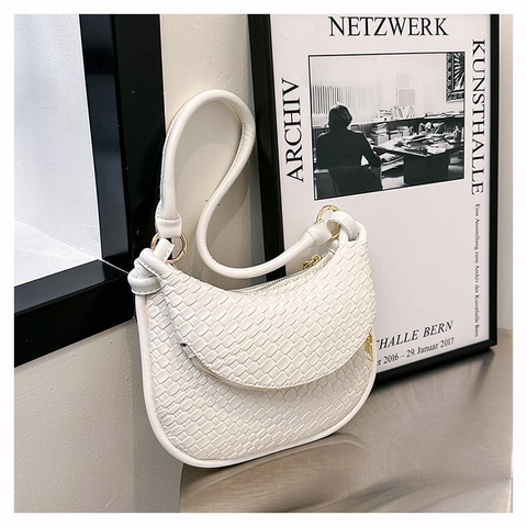 Women Woven PU Leather Shoulder Bag Minimalist Hobo Underarm Bag Solid Color Large Capacity Retro Style Handbag For Ladies
