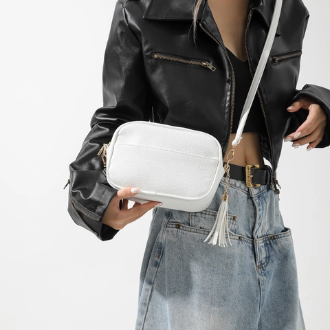 Women's Retro Lychee Pattern PU Leather Shoulder Bag With Wide Embroidered Strap Tassel Crossbody Small Square Camera Bag