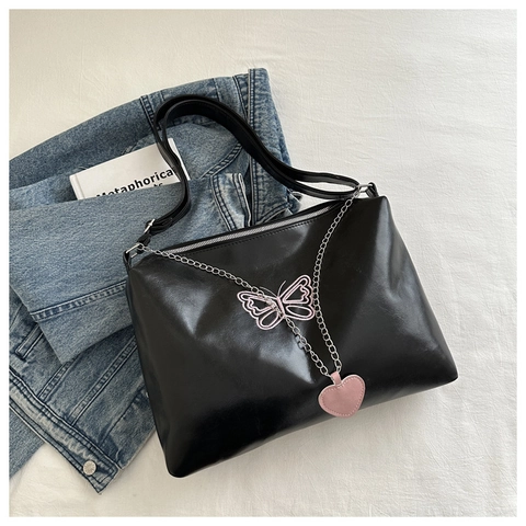 Damen Mode PU Leder Schultertasche Mit Schmetterling Stickerei Herzanhänger Silber Metallkette Y2K Sweet Cool Tote Handtasche