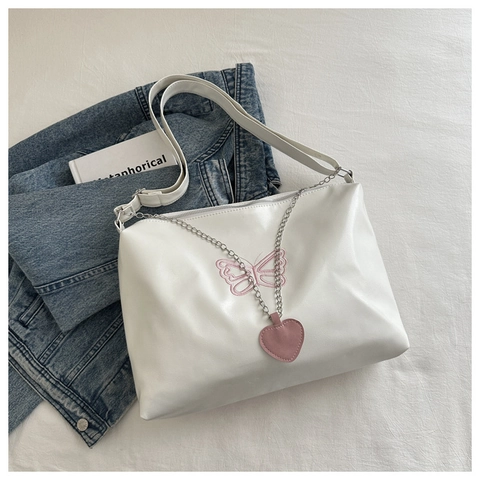 Damen Mode PU Leder Schultertasche Mit Schmetterling Stickerei Herzanhänger Silber Metallkette Y2K Sweet Cool Tote Handtasche