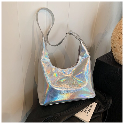 Mode PU Leder Holografische Silber Umhängetasche Für Damen Minimalistische Brief Geprägte Hobo Tasche Große Kapazität Tasche