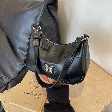 Stilvolle PU-Leder Achseltasche Für Damen Mit Silberner Schmetterlings Metall Dekoration Gesteppt Halbmond Schick Handtasche