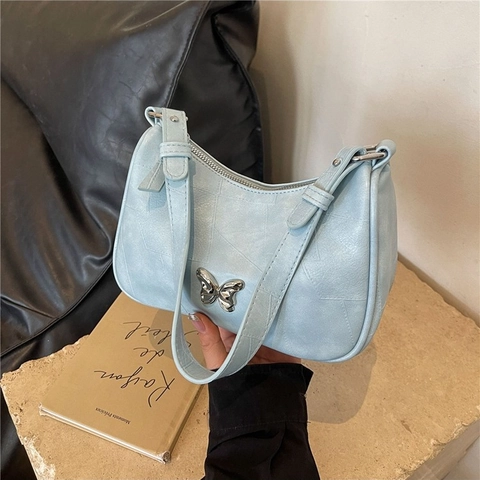 Stilvolle PU-Leder Achseltasche Für Damen Mit Silberner Schmetterlings Metall Dekoration Gesteppt Halbmond Schick Handtasche
