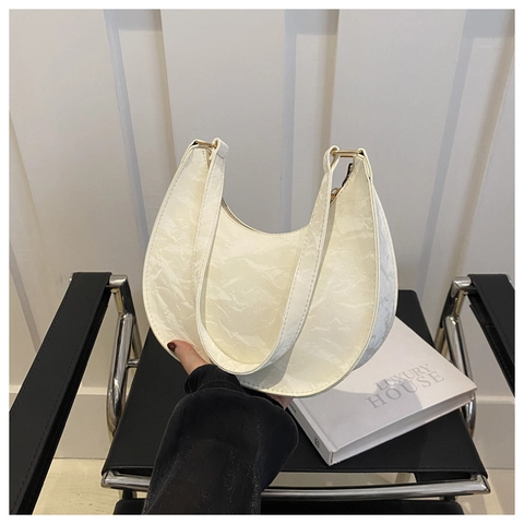 Damen PU Leder Faltenstruktur Halbmond Hobo Tasche Trendy Minimalistische Schulter Unterarm Handtasche Für Den Alltag