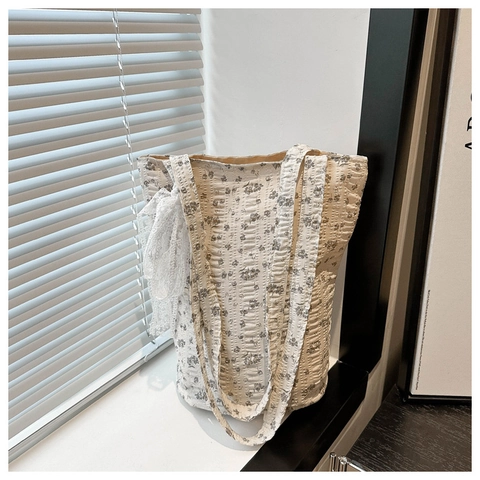 Women Floral Quilted Tote Bag With Lace Bow Cotton Canvas Shoulder Bag Korean Style Pastoral Large Capacity Handbag