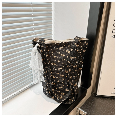 Women Floral Quilted Tote Bag With Lace Bow Cotton Canvas Shoulder Bag Korean Style Pastoral Large Capacity Handbag