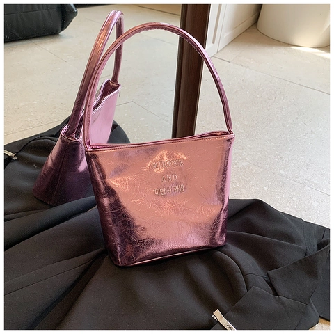 Damen Metallic Falten PU Leder Schultertasche Trendige Plissee Einkaufstasche Mit Logo Buchstaben Druck Vielseitige Tasche Für Den Alltag