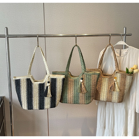 Women Fashion Woven Straw Tote Bag Striped Vacation Shoulder Bag With Tassel Large Capacity Summer Beach Handbag