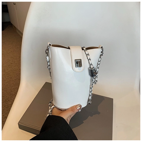 Women Metallic PU Leather Bucket Bag Minimalist Crossbody Shoulder Bag With Chain Strap And Twist Lock Fashion Daily Purse
