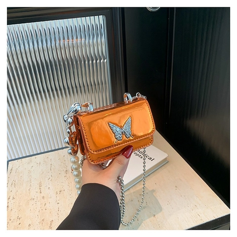Metallic PU Leather Mini Shoulder Bag Butterfly Decor Artificial Pearl Chain Y2K Fashion Crossbody Bag For Women Party
