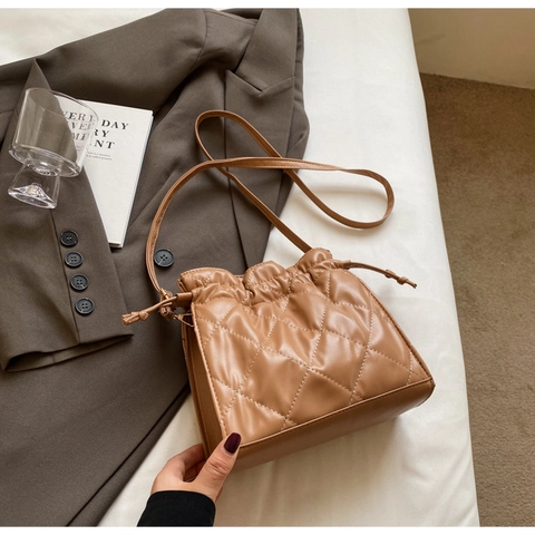 Borsa Secchiello in Pelle PU Trapuntata per Donna Borsa a Tracolla con Coulisse Urbana Semplice Grande Capacità Borsa alla Moda